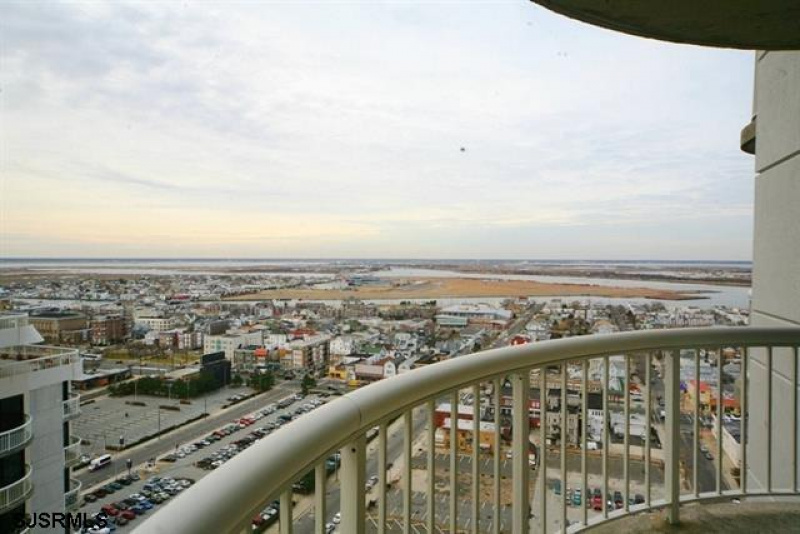 3101 Boardwalk, New Jersey 08401, 1 Bedroom Bedrooms, 5 Rooms Rooms,2 BathroomsBathrooms,Rental non-commercial,For Sale,Boardwalk,542909