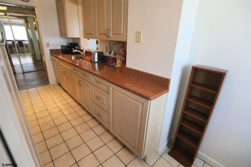 3101 Boardwalk, New Jersey 08401, 1 Bedroom Bedrooms, 5 Rooms Rooms,2 BathroomsBathrooms,Rental non-commercial,For Sale,Boardwalk,542909