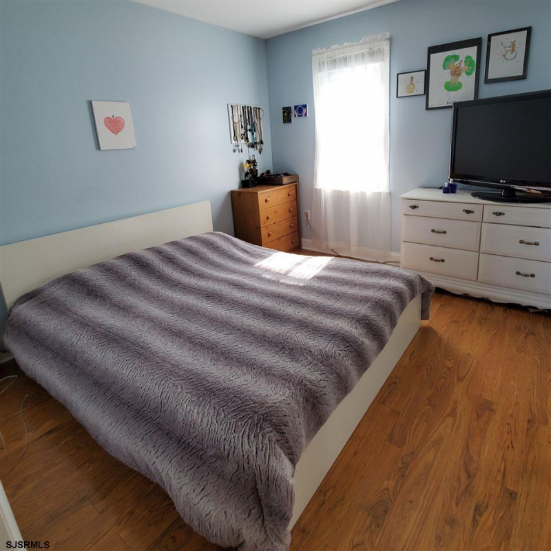 212 West Avenue 2nd fl, Ocean City, New Jersey 08226, 2 Bedrooms Bedrooms, 6 Rooms Rooms,1 BathroomBathrooms,Condominium,For Sale,West Avenue 2nd fl,542950