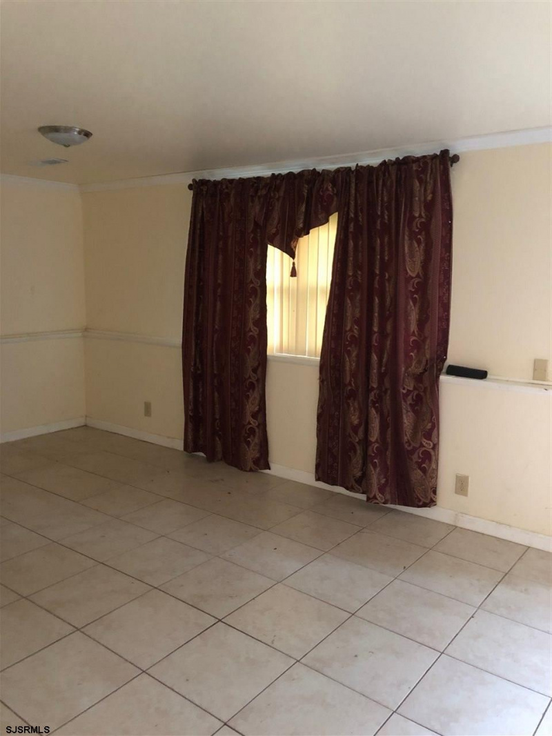 715 Dr Martin Luther King Blvd, Atlantic City, New Jersey 08401, 4 Bedrooms Bedrooms, 9 Rooms Rooms,1 BathroomBathrooms,Residential,For Sale,Dr Martin Luther King Blvd,525342