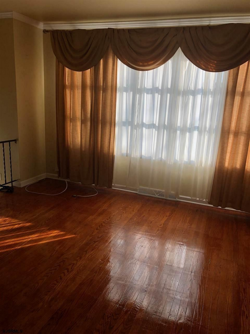 715 Dr Martin Luther King Blvd, Atlantic City, New Jersey 08401, 4 Bedrooms Bedrooms, 9 Rooms Rooms,1 BathroomBathrooms,Residential,For Sale,Dr Martin Luther King Blvd,525342