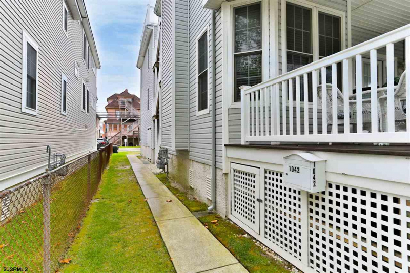 1042 Central, Ocean City, New Jersey 08226, 4 Bedrooms Bedrooms, 8 Rooms Rooms,2 BathroomsBathrooms,Condominium,For Sale,Central,542065