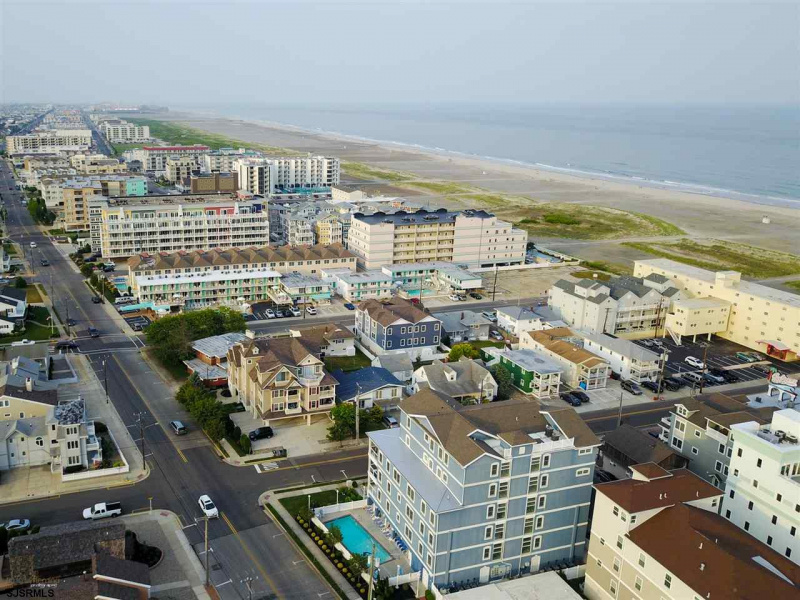 400 Miami, Wildwood Crest, New Jersey 08260, 4 Bedrooms Bedrooms, 12 Rooms Rooms,4 BathroomsBathrooms,Condominium,For Sale,Miami,543251