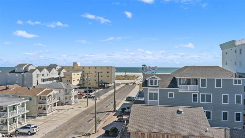 400 Miami, Wildwood Crest, New Jersey 08260, 4 Bedrooms Bedrooms, 12 Rooms Rooms,4 BathroomsBathrooms,Condominium,For Sale,Miami,543251