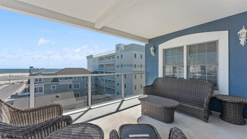 400 Miami, Wildwood Crest, New Jersey 08260, 4 Bedrooms Bedrooms, 12 Rooms Rooms,4 BathroomsBathrooms,Condominium,For Sale,Miami,543251