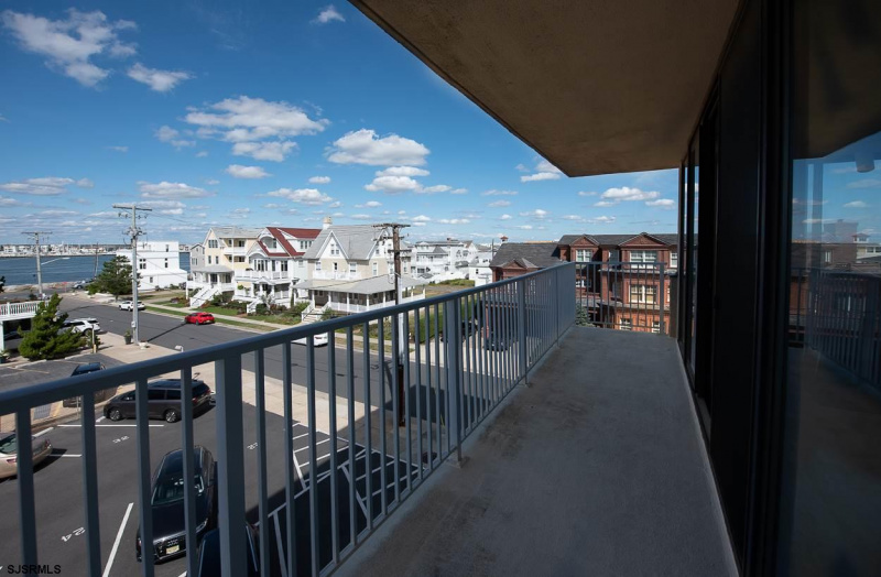 111 16th #415, Longport, New Jersey 08403, 2 Bedrooms Bedrooms, 6 Rooms Rooms,2 BathroomsBathrooms,Condominium,For Sale,16th #415,543312