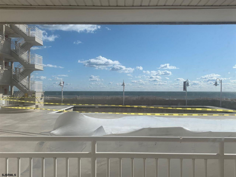 5300 Boardwalk, New Jersey 08406, 2 Bedrooms Bedrooms, 3 Rooms Rooms,1 BathroomBathrooms,Rental non-commercial,For Sale,Boardwalk,543341