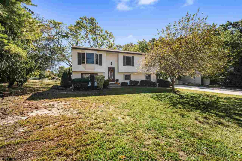 138 10th, Absecon, New Jersey 08201, 4 Bedrooms Bedrooms, 11 Rooms Rooms,2 BathroomsBathrooms,Residential,For Sale,10th,543346