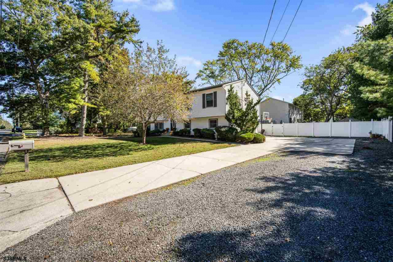 138 10th, Absecon, New Jersey 08201, 4 Bedrooms Bedrooms, 11 Rooms Rooms,2 BathroomsBathrooms,Residential,For Sale,10th,543346