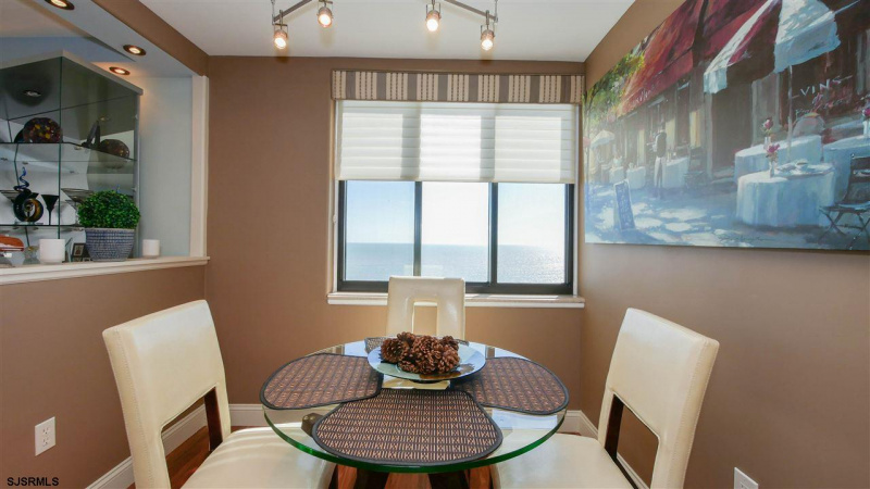 100 Berkley, Atlantic City, New Jersey 08401, 2 Bedrooms Bedrooms, 6 Rooms Rooms,2 BathroomsBathrooms,Condominium,For Sale,Berkley,543374