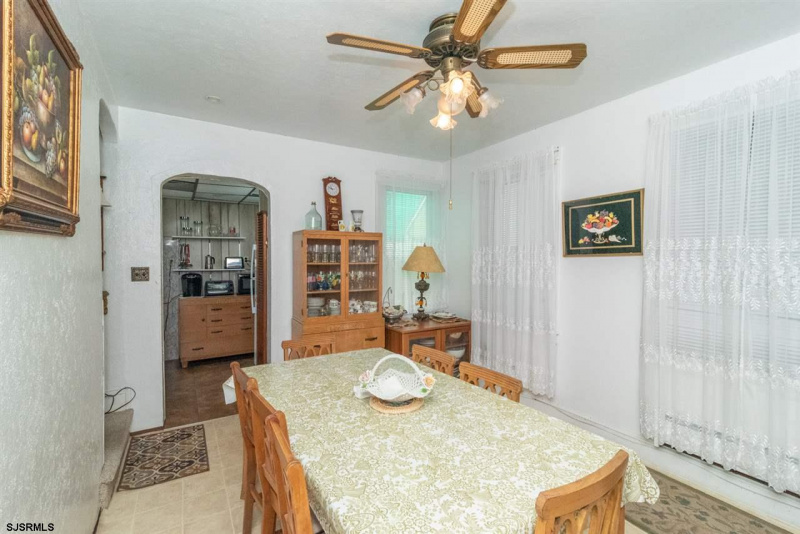 25-A Florida, Atlantic City, New Jersey 08401, 3 Bedrooms Bedrooms, 7 Rooms Rooms,1 BathroomBathrooms,Residential,For Sale,Florida,543426