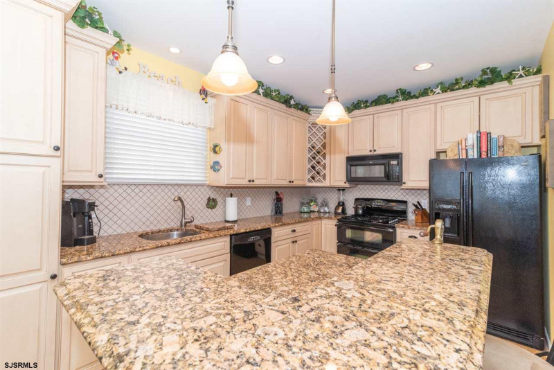 2336 Asbury Ave, Ocean City, New Jersey 08226, 3 Bedrooms Bedrooms, 6 Rooms Rooms,2 BathroomsBathrooms,Condominium,For Sale,Asbury Ave,540749