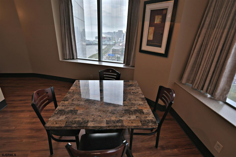 1515 Boardwalk, Atlantic City, New Jersey 08401, 1 Bedroom Bedrooms, 3 Rooms Rooms,1 BathroomBathrooms,Condominium,For Sale,Boardwalk,543726