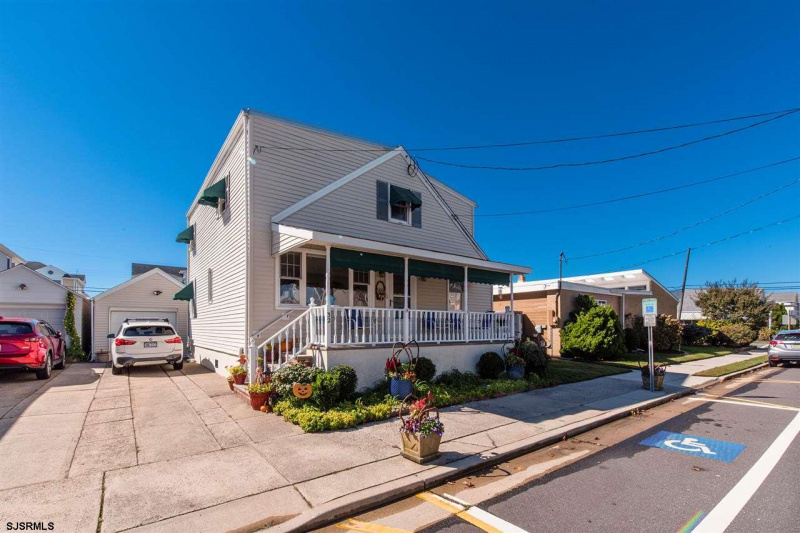 32 Evergreen, Longport, New Jersey 08403, 3 Bedrooms Bedrooms, 8 Rooms Rooms,2 BathroomsBathrooms,Residential,For Sale,Evergreen,543794