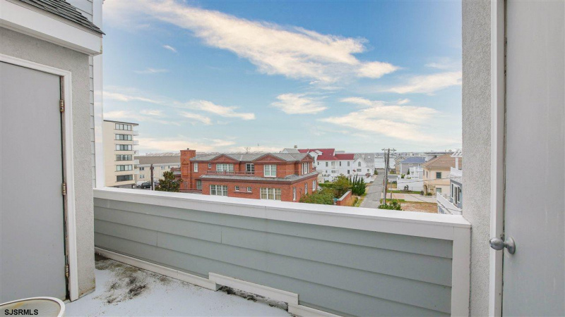 1703 Beach Ter, Longport, New Jersey 08403, 2 Bedrooms Bedrooms, 5 Rooms Rooms,2 BathroomsBathrooms,Condominium,For Sale,Beach Ter,543811