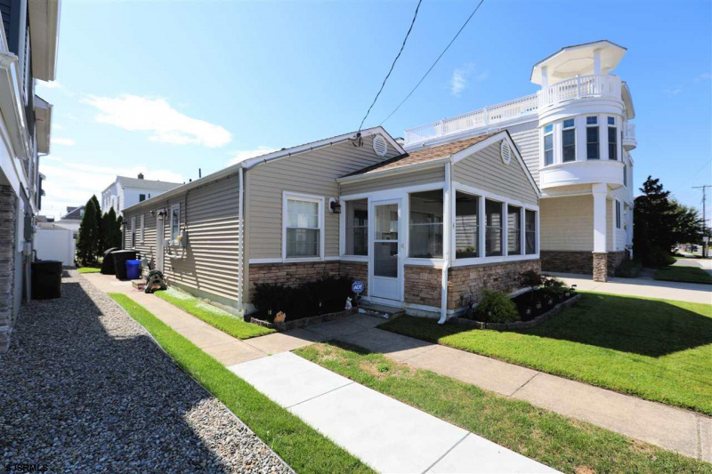 4 35th, New Jersey 08403, 3 Bedrooms Bedrooms, 7 Rooms Rooms,2 BathroomsBathrooms,Rental non-commercial,For Sale,35th,543952