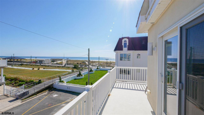 132-A Kingston, Atlantic City, New Jersey 08401, 4 Bedrooms Bedrooms, 9 Rooms Rooms,4 BathroomsBathrooms,Residential,For Sale,Kingston,543972