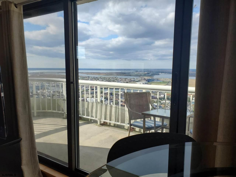 3101 Boardwalk, Atlantic City, New Jersey 08401, 1 Bedroom Bedrooms, 5 Rooms Rooms,1 BathroomBathrooms,Condominium,For Sale,Boardwalk,544021