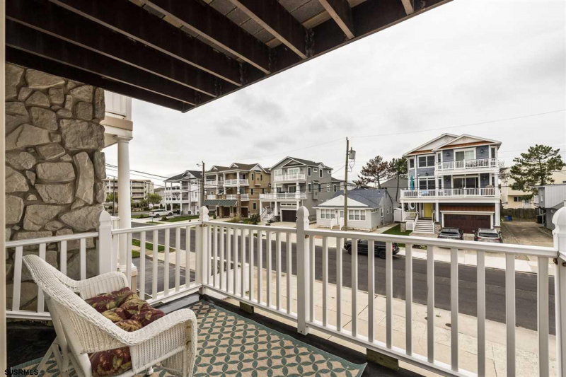 243B 4th, Brigantine, New Jersey 08203, 3 Bedrooms Bedrooms, 6 Rooms Rooms,2 BathroomsBathrooms,Condominium,For Sale,4th,544049