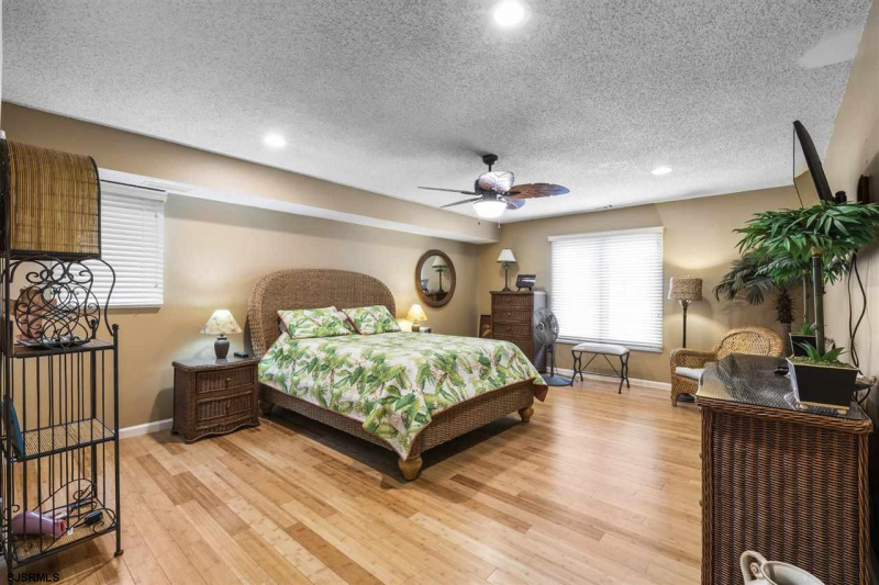 243B 4th, Brigantine, New Jersey 08203, 3 Bedrooms Bedrooms, 6 Rooms Rooms,2 BathroomsBathrooms,Condominium,For Sale,4th,544049