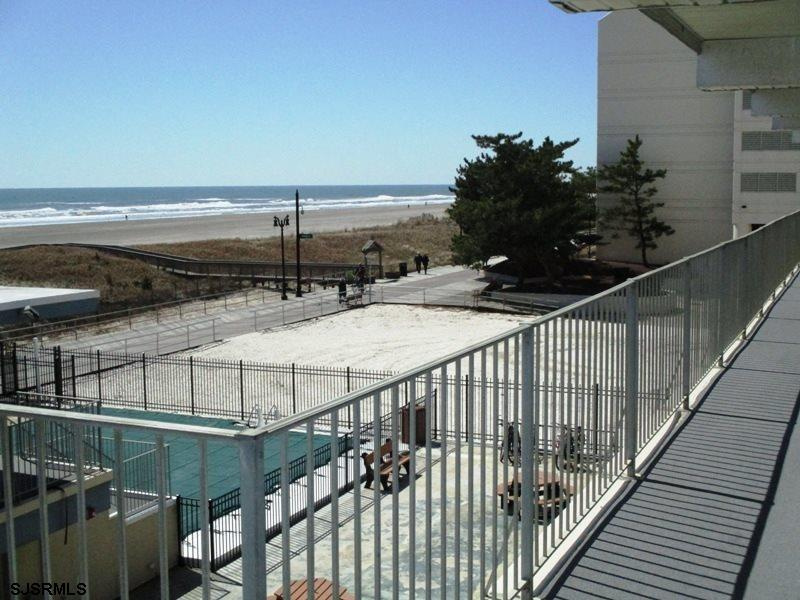 3801 Boardwalk, New Jersey 08401, 1 Bedroom Bedrooms, 3 Rooms Rooms,1 BathroomBathrooms,Rental non-commercial,For Sale,Boardwalk,544110