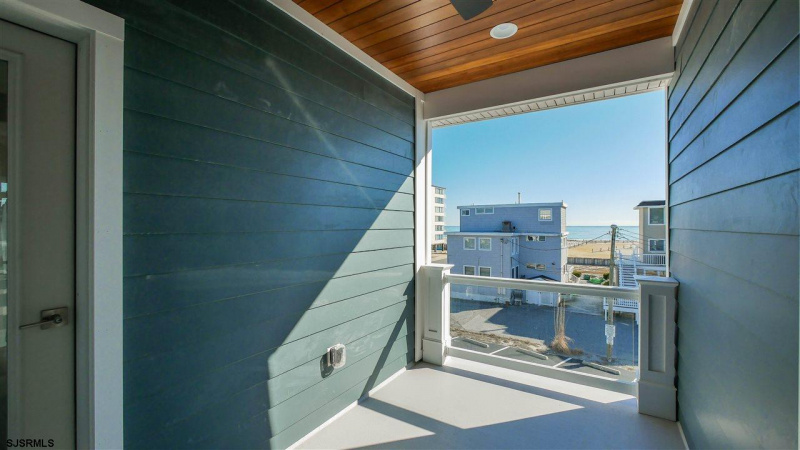 106 16th, Longport, New Jersey 08403, 4 Bedrooms Bedrooms, 14 Rooms Rooms,4 BathroomsBathrooms,Condominium,For Sale,16th,544092