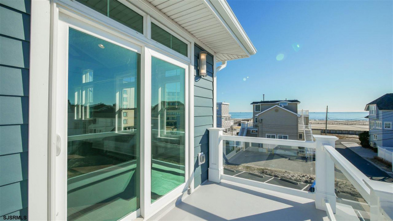 106 16th, Longport, New Jersey 08403, 4 Bedrooms Bedrooms, 14 Rooms Rooms,4 BathroomsBathrooms,Condominium,For Sale,16th,544092