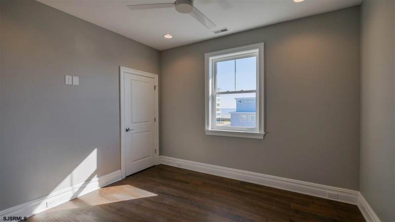 106 16th, Longport, New Jersey 08403, 4 Bedrooms Bedrooms, 14 Rooms Rooms,4 BathroomsBathrooms,Condominium,For Sale,16th,544092