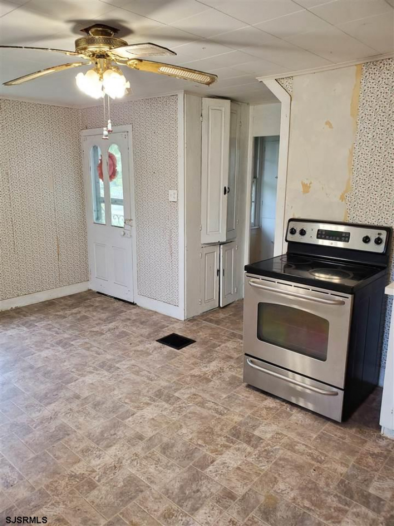 30 East, Shiloh Borough, New Jersey 08353, 2 Bedrooms Bedrooms, 6 Rooms Rooms,1 BathroomBathrooms,Residential,For Sale,East,544108