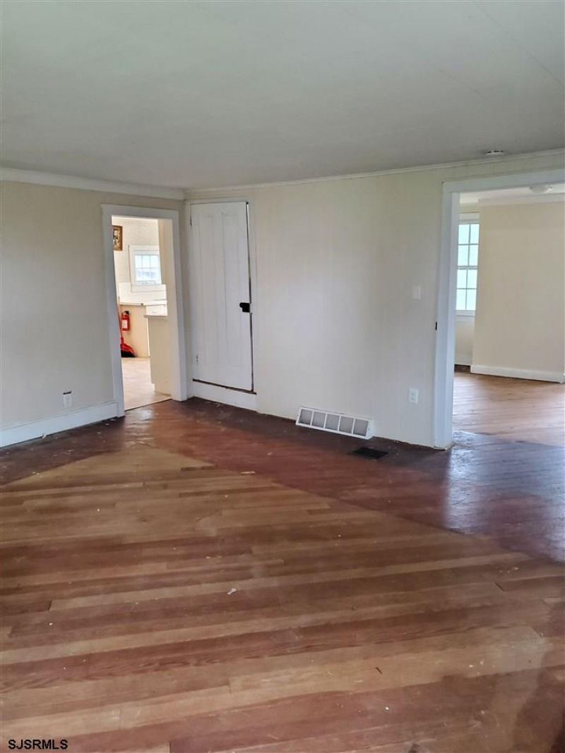 30 East, Shiloh Borough, New Jersey 08353, 2 Bedrooms Bedrooms, 6 Rooms Rooms,1 BathroomBathrooms,Residential,For Sale,East,544108