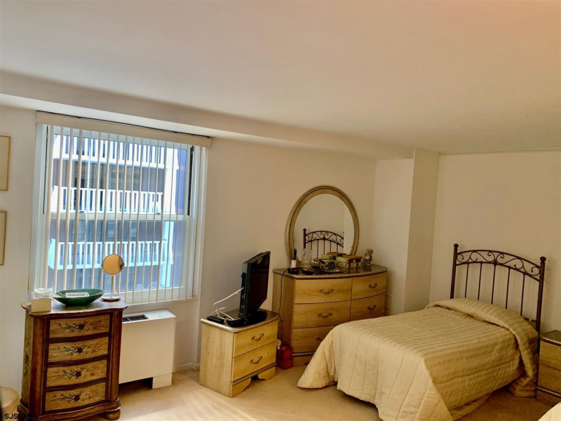 101 Plaza Place, Atlantic City, New Jersey 08401, 1 Bedroom Bedrooms, 4 Rooms Rooms,1 BathroomBathrooms,Condominium,For Sale,Plaza Place,544113