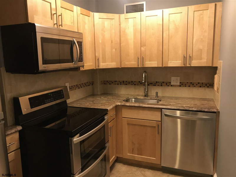 101 Raleigh, New Jersey 08401, 1 Bedroom Bedrooms, 5 Rooms Rooms,1 BathroomBathrooms,Rental non-commercial,For Sale,Raleigh,544121