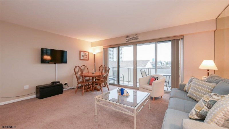 6101 Monmouth, Ventnor, New Jersey 08406, 1 Bedroom Bedrooms, 3 Rooms Rooms,1 BathroomBathrooms,Condominium,For Sale,Monmouth,544123