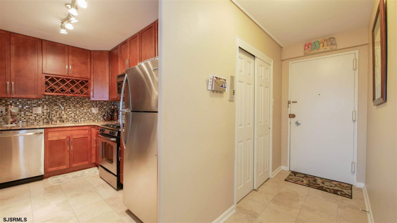 6101 Monmouth, Ventnor, New Jersey 08406, 1 Bedroom Bedrooms, 3 Rooms Rooms,1 BathroomBathrooms,Condominium,For Sale,Monmouth,544123