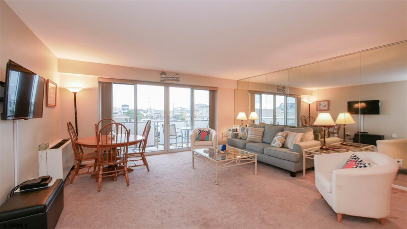 6101 Monmouth, Ventnor, New Jersey 08406, 1 Bedroom Bedrooms, 3 Rooms Rooms,1 BathroomBathrooms,Condominium,For Sale,Monmouth,544123