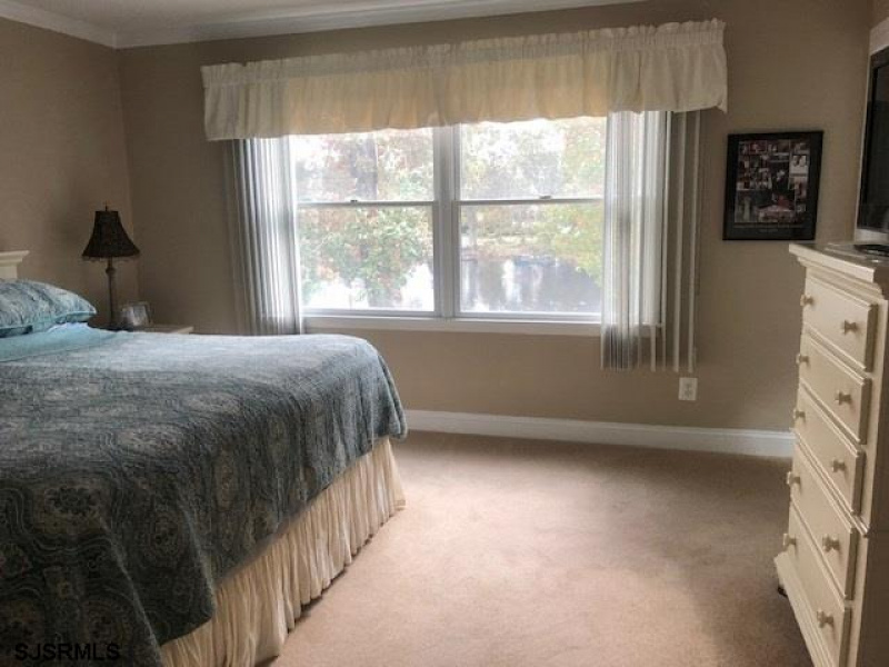 105 Lakeview Dr E, Egg Harbor Township, New Jersey 08234, 4 Bedrooms Bedrooms, 12 Rooms Rooms,2 BathroomsBathrooms,Residential,For Sale,Lakeview Dr E,544236