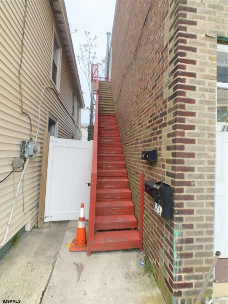 105 Ohio Ave, New Jersey 08401, 2 Bedrooms Bedrooms, 4 Rooms Rooms,1 BathroomBathrooms,Rental non-commercial,For Sale,Ohio Ave,544230