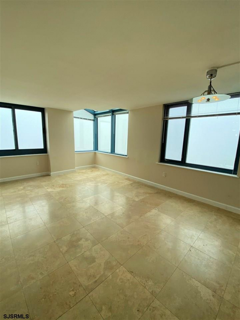 526 Pacific, Atlantic City, New Jersey 08401, 2 Bedrooms Bedrooms, 6 Rooms Rooms,2 BathroomsBathrooms,Condominium,For Sale,Pacific,544348