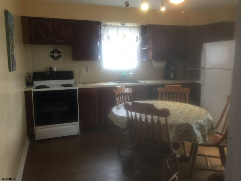 331 37 St., New Jersey 08203-1111, 2 Bedrooms Bedrooms, 5 Rooms Rooms,1 BathroomBathrooms,Rental non-commercial,For Sale,37 St.,508123